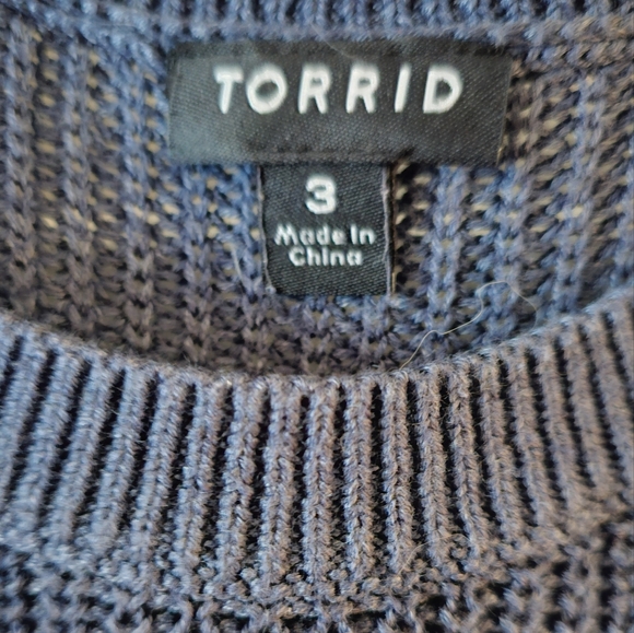 Open Lace Up Arm Sweater - Picture 6 of 7